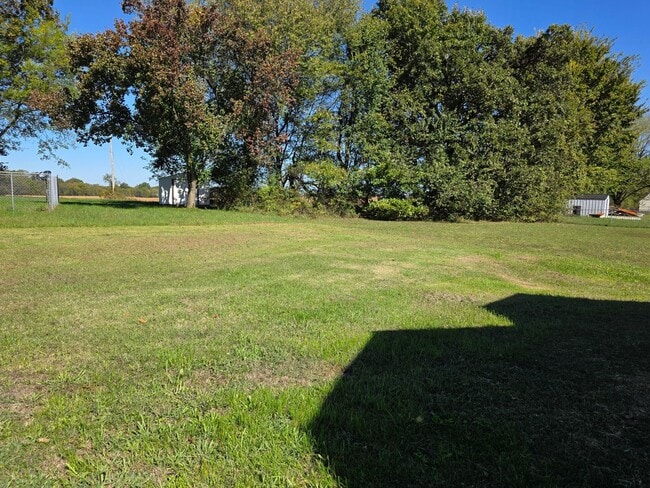 Building Photo - SPECIAL 1/2 OFF 1st Month's Rent!!!!