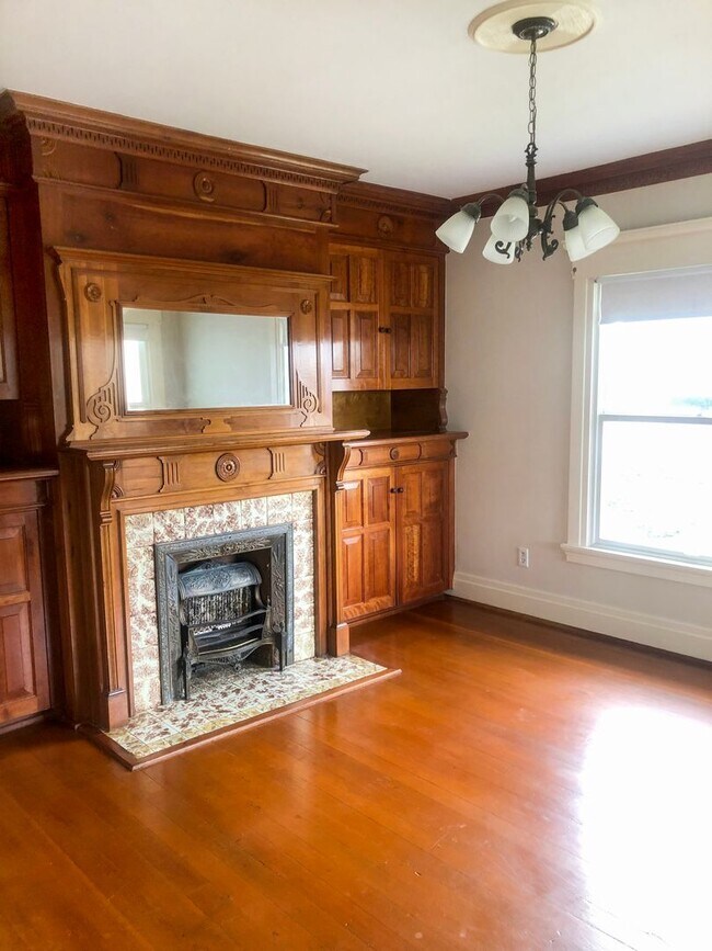 Building Photo - Historic North Slope Charm with Sweeping Sound Views — 4BR/1.5BA