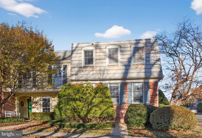 Building Photo - 6800 Melrose Dr