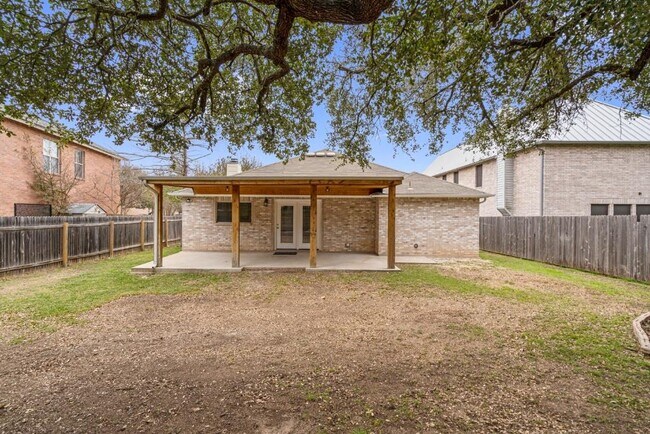 Building Photo - 905 Lodosa Dr