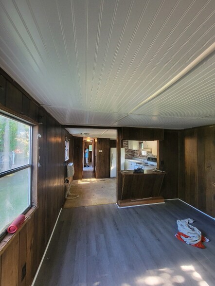 Building Photo - 11 Moore St