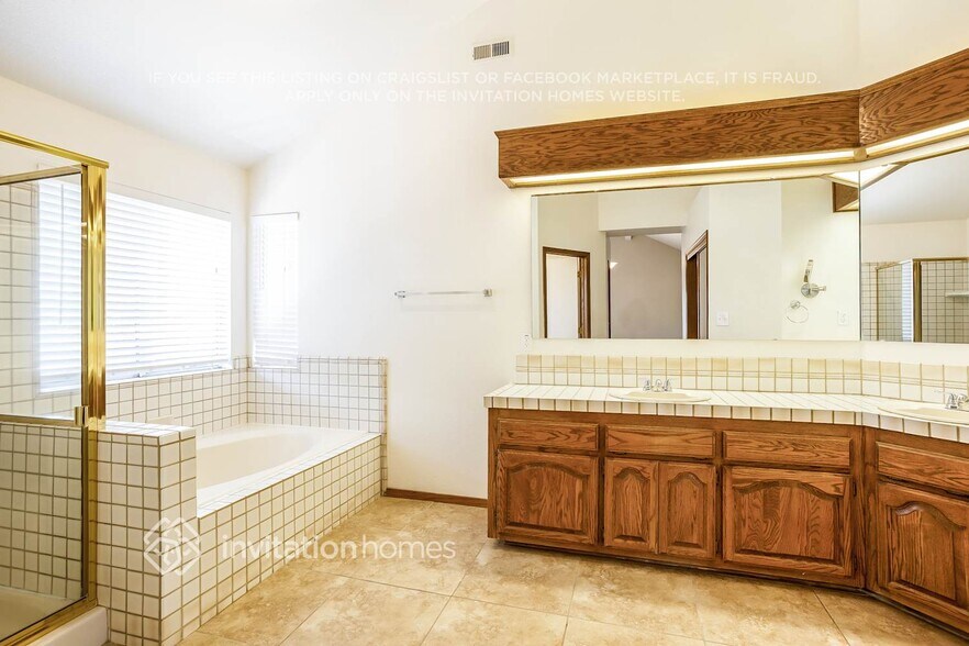Building Photo - 880 Fieldstone Ct