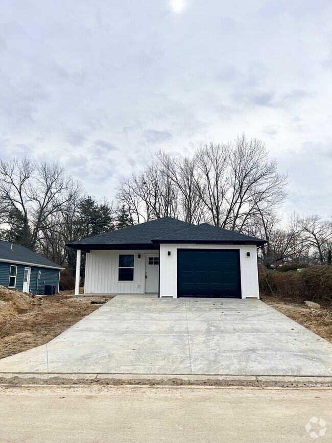 Building Photo - New Construction | 3 Bed | 2 Bath | 1 Car ...