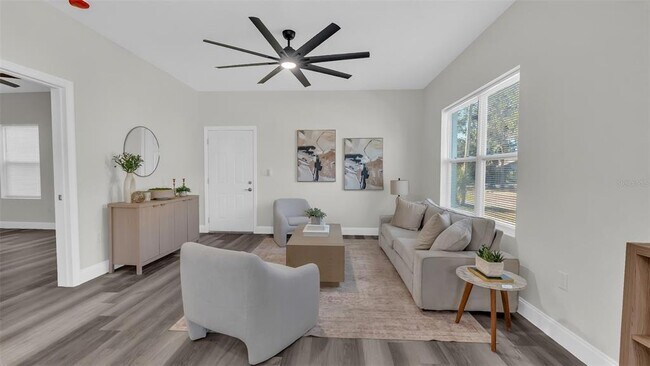 Building Photo - 1901 31st St S