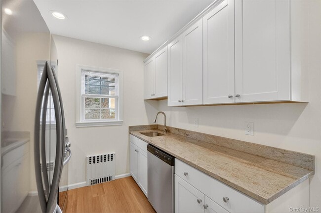 Building Photo - 17 Church St