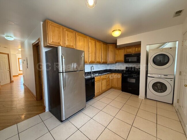 Building Photo - 929 Brummel St