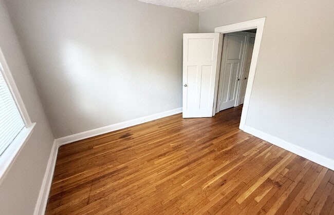 Building Photo - 415 Probasco St