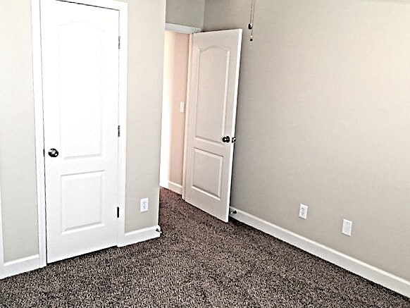 Building Photo - 908 Athlone Ln