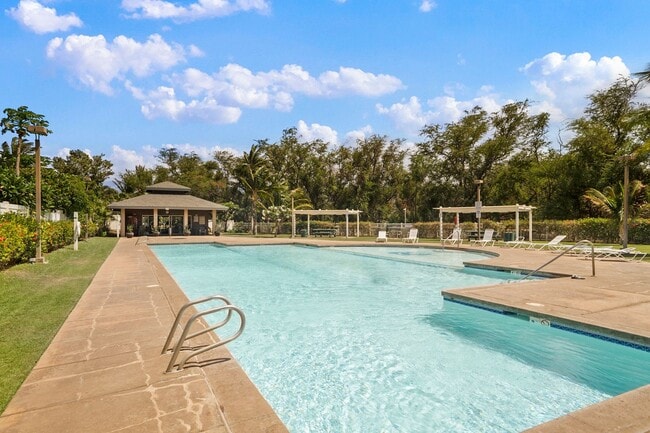 Building Photo - Villas at Kenolio