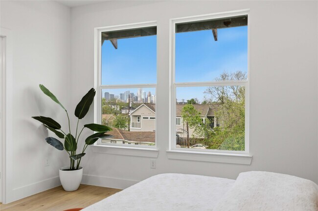 Building Photo - 2014 Yates St