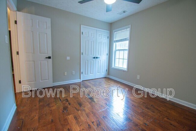 Building Photo - 3685 Pioneer Dr