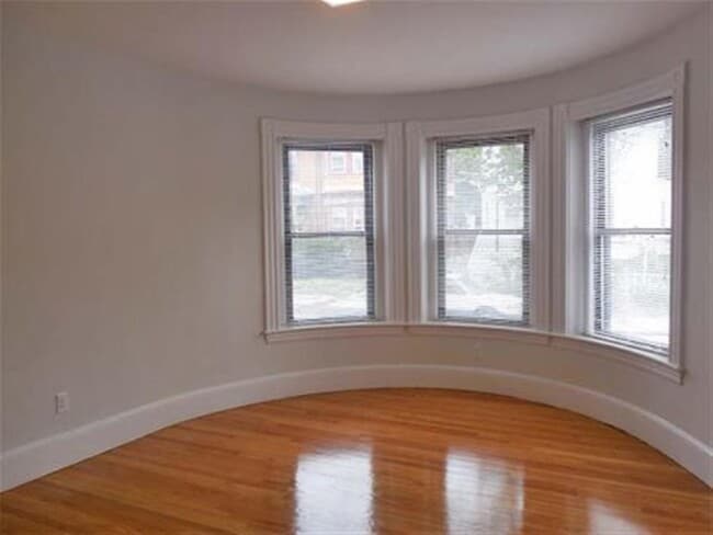 Building Photo - 40 Cedar St