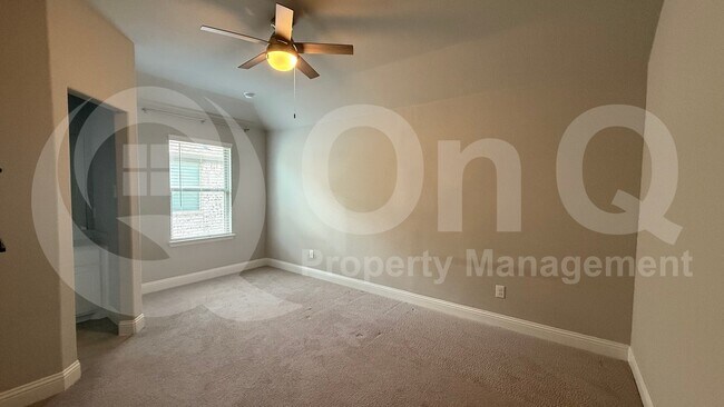 Building Photo - 3508 Covedale Blvd
