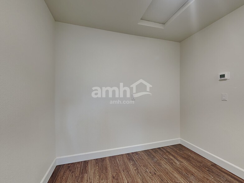 Building Photo - 6143 Theodore St