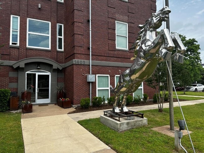 Building Photo - 1403 Corinth St