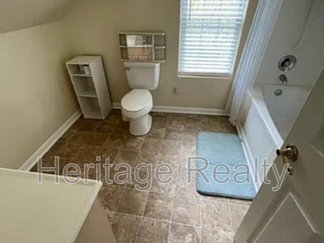 Building Photo - 3201 Avondale Ave