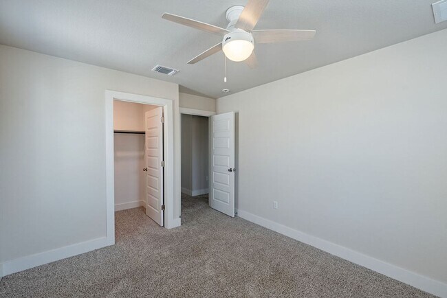 Building Photo - 7400 Travertine Spring Dr