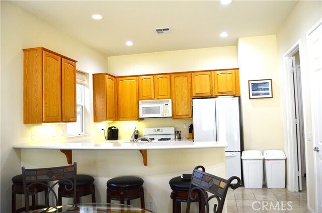 Building Photo - 1745 S Forest Oaks Dr