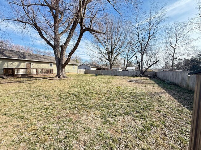 Building Photo - 3 Bed 1 Bath Ozark, MO