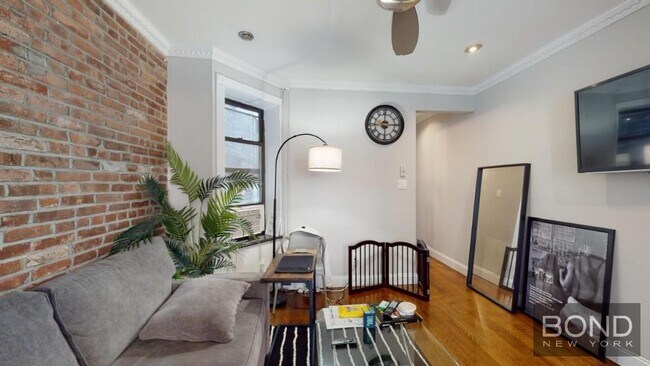 Primary Photo - 219 E 23rd St