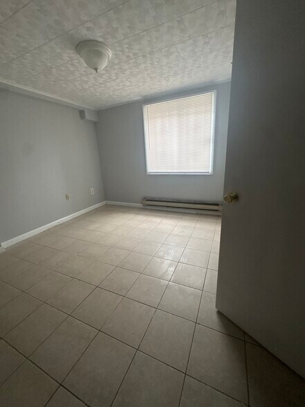 Building Photo - 6445 Fairborn Ter