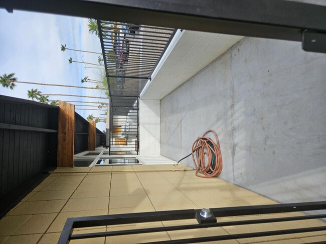 Building Photo - 6623 E Cheery Lynn Rd