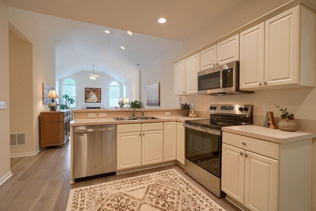 Building Photo - 6183 Donegan Way