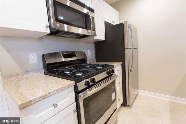 Building Photo - 727 Spruce St