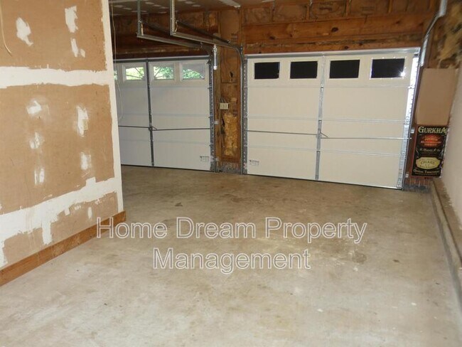 Building Photo - 10451 Edgehill Ln