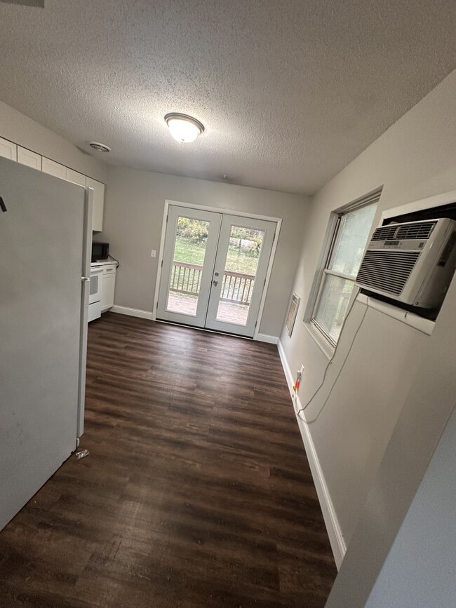 Building Photo - 3605 Wilson Ln