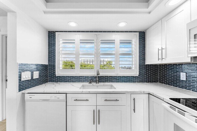 Building Photo - 2004 S Federal Hwy