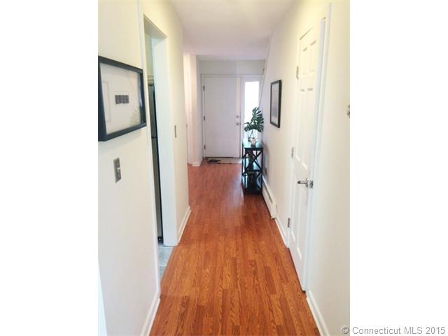 Building Photo - 5 Talcott Ridge Rd