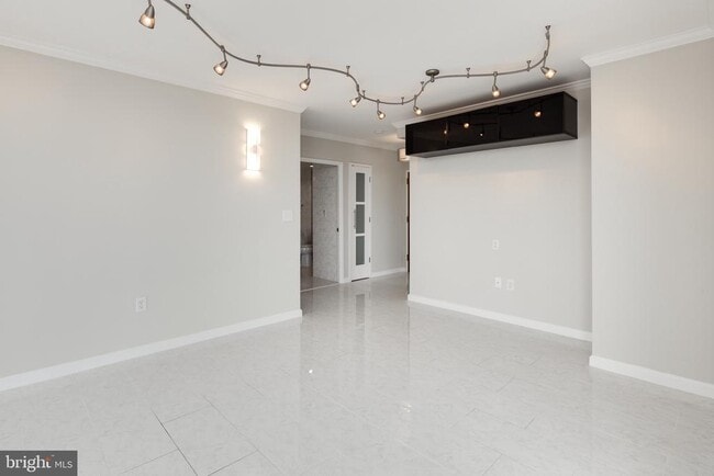 Building Photo - 7111 Woodmont Ave