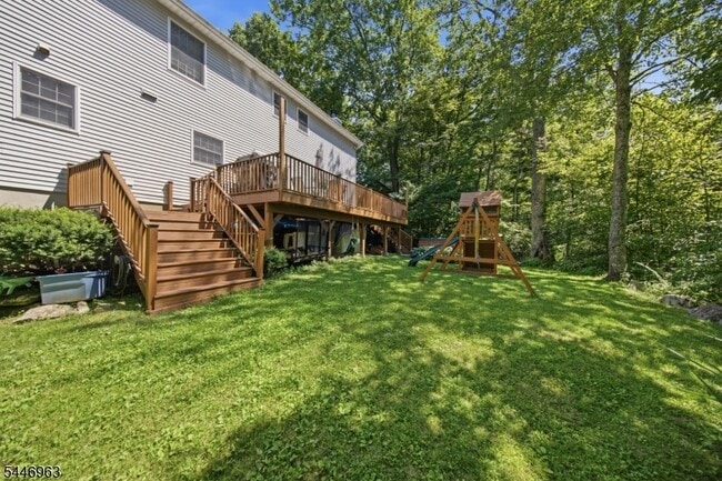 Building Photo - 2057 Lakeside Dr W