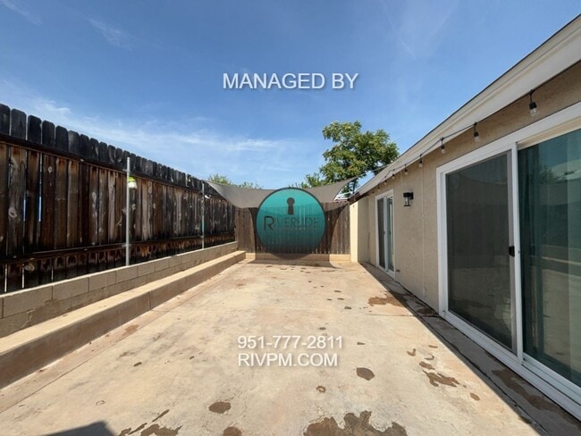 Building Photo - FOR RENT: BEAUTIFULLY RENOVATED 2 BEDROOM ...