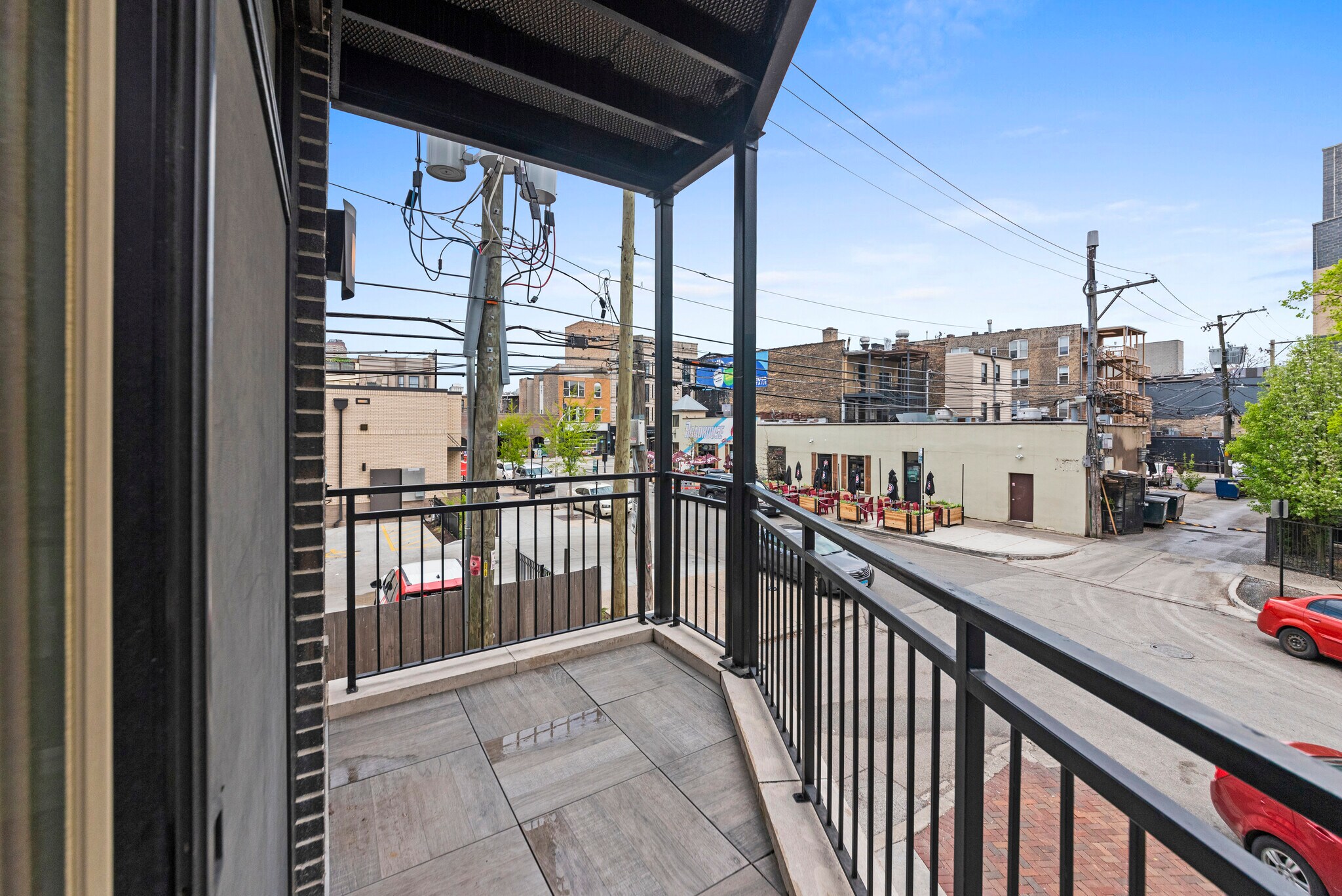 Building Photo - 1051 W Cornelia Ave