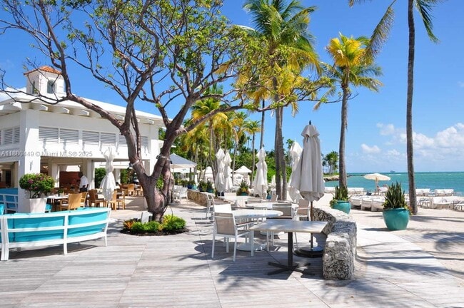 Building Photo - 2514 Fisher Island Dr