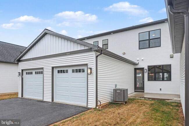Building Photo - 104 Madison dr