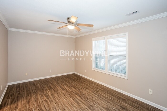 Building Photo - 5704 Shining Oak Ln