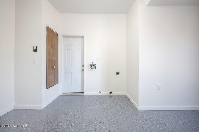 Building Photo - 10140 E Karen Pl