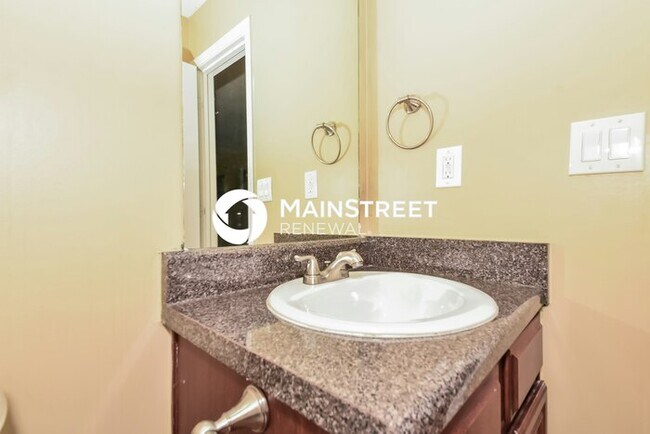 Building Photo - 4 Bedroom Pet-Friendly Home in Fairburn, GA with Main Street Renewal