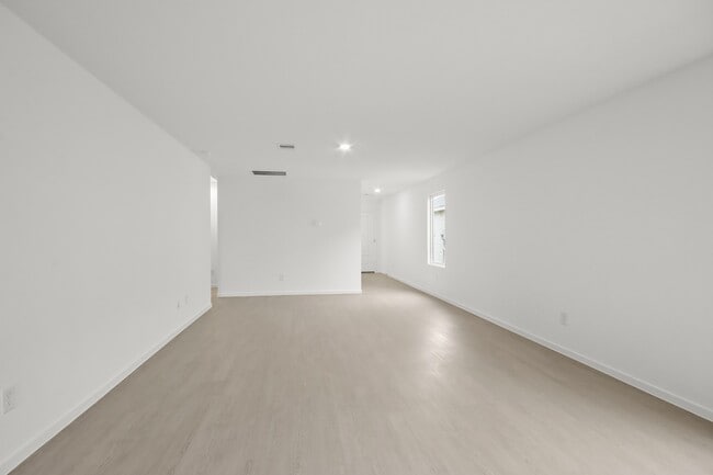 Building Photo - 21610 Willow River Canyon Ln