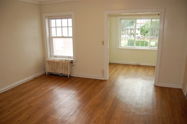Interior Photo - 1739 G St.