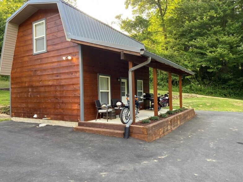 Building Photo - 642 Gladdens Creek Rd