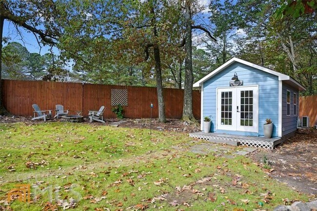 Building Photo - 2764 Green Meadows Ln NE