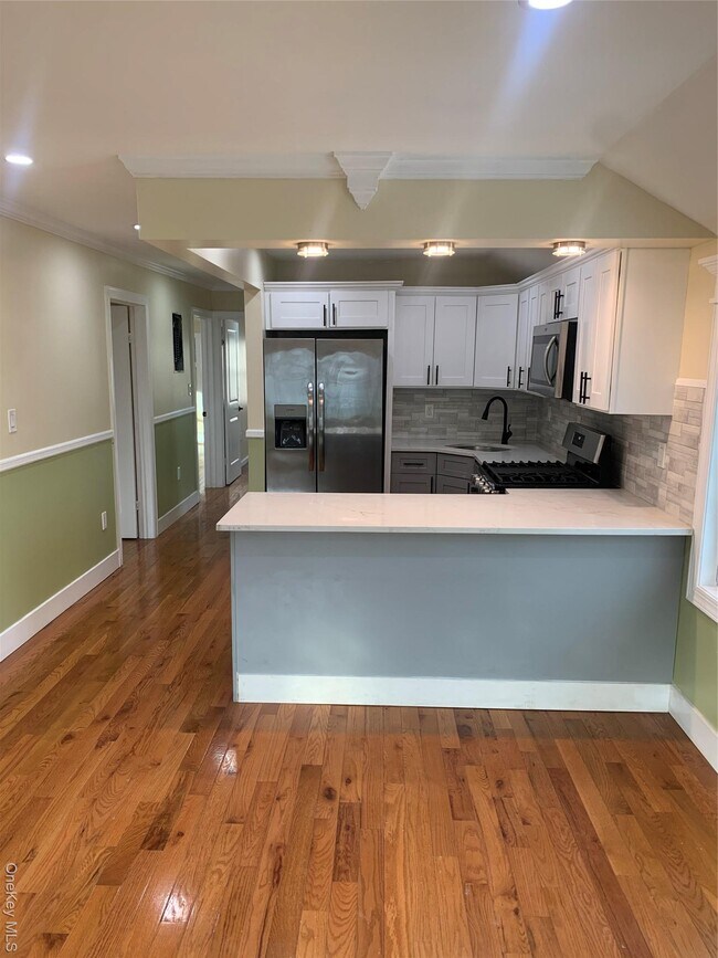 Building Photo - 172-19 144th Rd