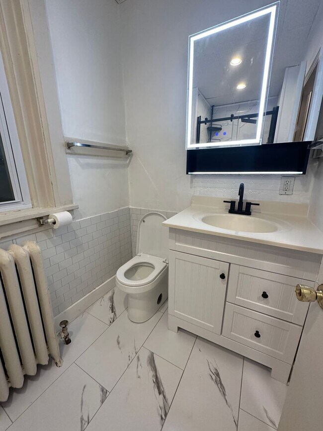 Building Photo - 5460 Broad St