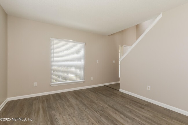 Building Photo - 683 Southland Ln