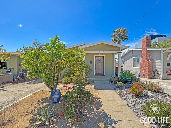 Building Photo - Cozy 2 bedroom, 1 bathroom home in North Park!