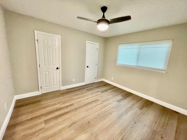 Building Photo - 1243 Able Cir